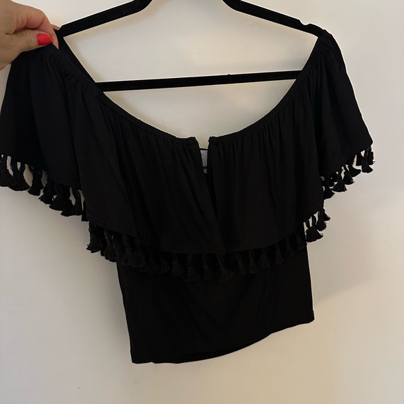 Eastnwest label off the shoulder black fringe top - Picture 2 of 5